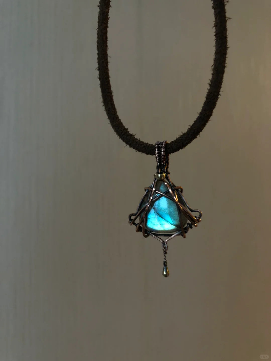 Vintage choker Labradorite triangle