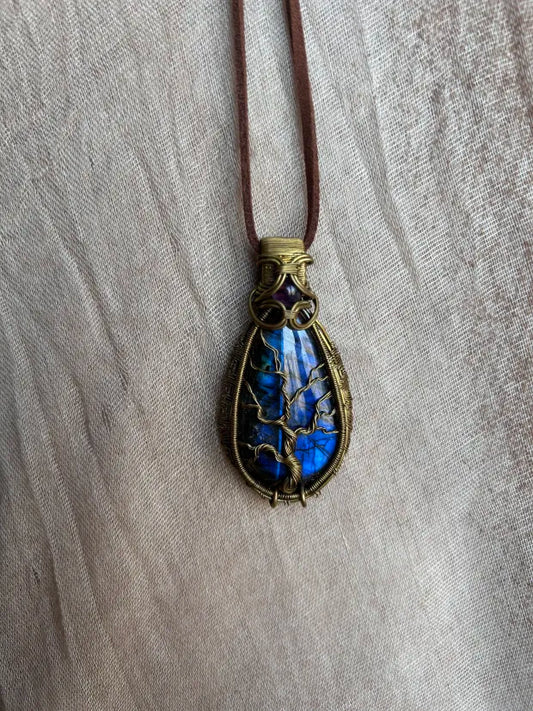 Life Tree Magic Labradorite Pendant