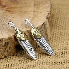 Load image into Gallery viewer, Silver Eye feather pendant
